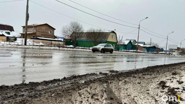 В мэрии Омска попросили автолюбителей сменить шины на зимние