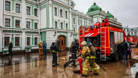 Омские пожарные «спасли» людей из огня в драмтеатре