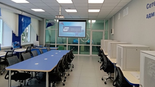 Новые мастерские открыли в новосибирском колледже по нацпроекту