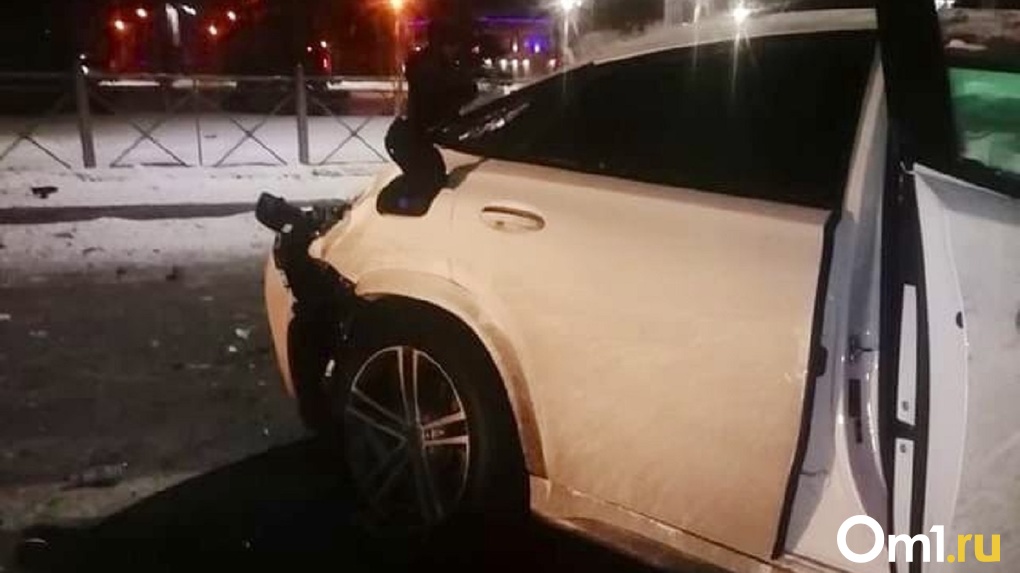 Появилось видео смертельного ДТП с участием Mercedes жены омского полицейского