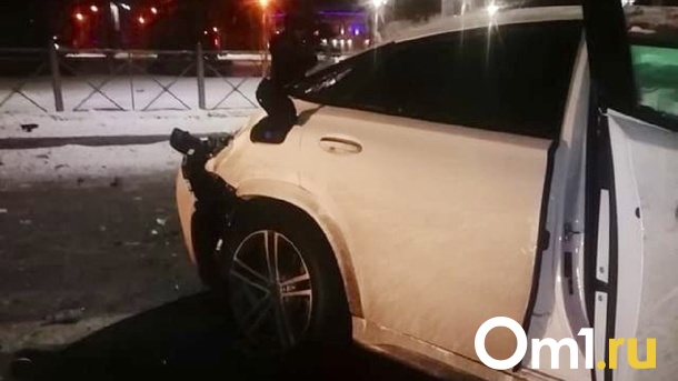 Появилось видео смертельного ДТП с участием Mercedes жены омского полицейского
