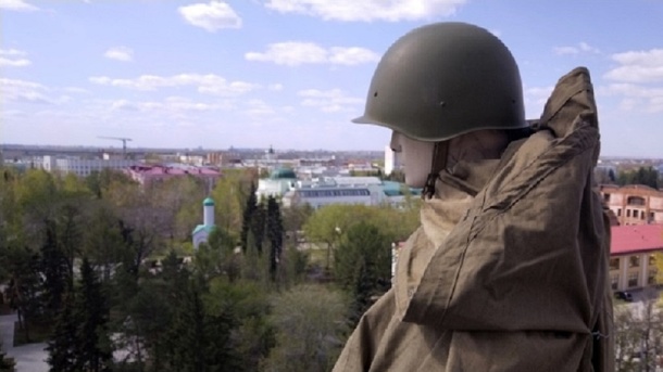 Омский пожарный Василий сменил свою форму на солдатскую