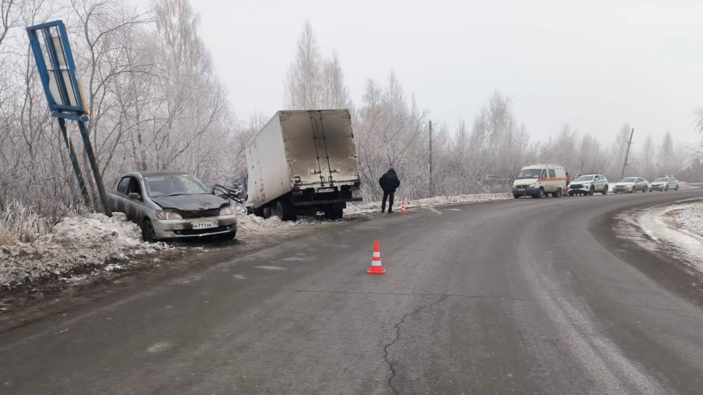 Аварию с тремя пострадавшими под Омском устроил пьяный водитель грузовика