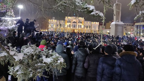 Двум силовикам отсекли головы во время массовых протестов в Казахстане