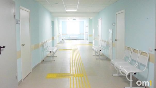 Омские онкологи удалили из живота пациентки злокачественную опухоль весом в 20 килограмм