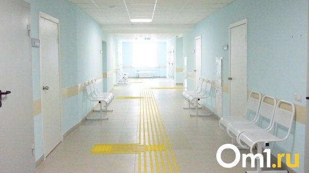 Омские онкологи удалили из живота пациентки злокачественную опухоль весом в 20 килограмм