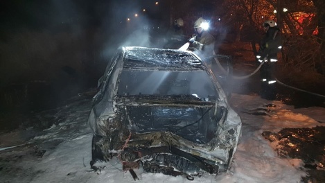 Восстановлению не подлежит. Машина омича вспыхнула из-за неисправности