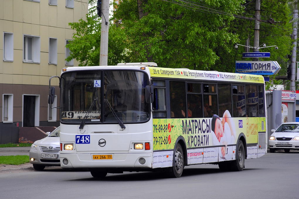 Сайт автобус омск. Автобус 49 Омск. ЛИАЗ 49 автобус. Автобус Омск ЛИАЗ 5293 маршрут 95. Автобус Омск 869.