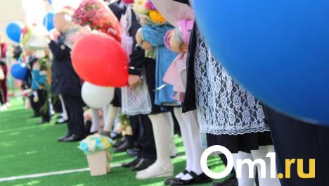 Сравнили цены на трёх площадках: почему на маркетплейсах школьная форма дороже?