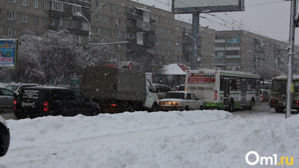 Новосибирск вечером 23 января вновь встал в 10-балльных пробках