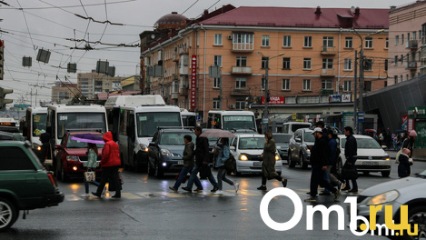 Не пускайте детей на улицу: на Омск надвигаются заморозки, штормовой ветер и проливной дождь