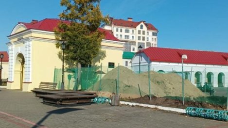 О находках при установке самого высокого в Омске флагштока рассказал Сергей Шелест