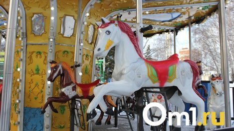 В Омске благодаря потеплению начнут работать аттракционы в парках
