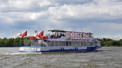 Омичи смогут посетить концерт на теплоходе в День Победы