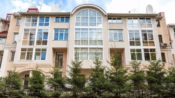 Квартиру с бассейном продают за 43 миллиона в Новосибирске