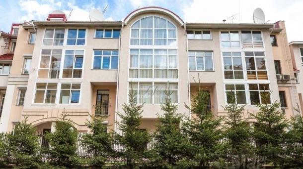 Квартиру с бассейном продают за 43 миллиона в Новосибирске