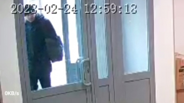 Новосибирец оголился и показал половой орган в пункте выдачи Wildberries
