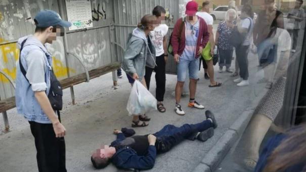 Агрессивный пассажир автобуса избил мужчину до потери сознания в Новосибирске