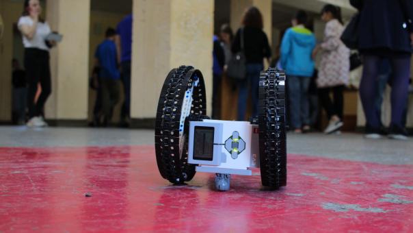 Роборуки и 3D-картины: в Омске прошли соревнования по робототехнике