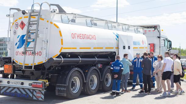 «Газпром нефть» провела мастер-класс по контролю качества топлива для студентов Новосибирска