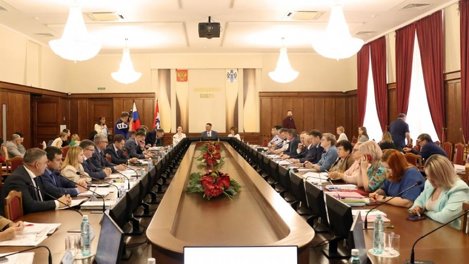 В Новосибирской области депутаты Заксобрания выполнили наказов избирателей на 22 млрд рублей
