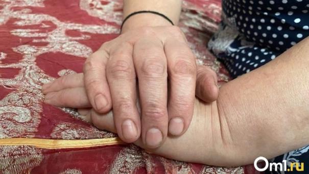Новосибирский блогер-хам на камеру извинился перед пенсионерками