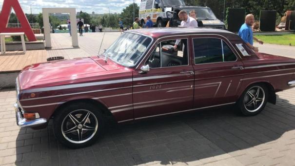 Омичей пригласили на выставку ретроавтомобилей