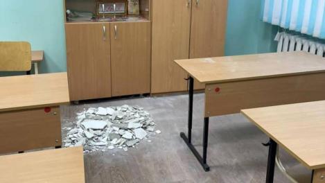 Бастрыкин проконтролирует проверку по факту падения штукатурки на омского ученика