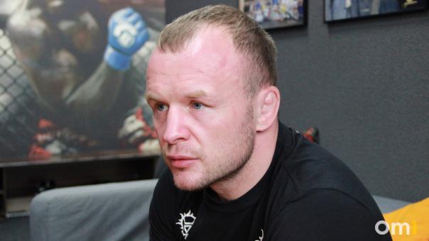 Омский боец Шлеменко победил серба Илича в первом раунде