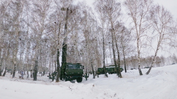 Под Новосибирском развернули скрытую систему управления войсками