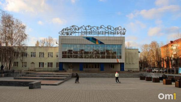 Рядом с омским ДК «Звёздный» появился трёхэтажный магазин
