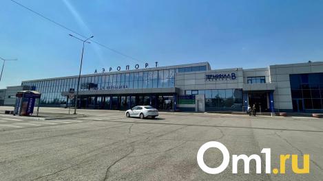 В Омске закроют въезд на платную парковку у аэропорта