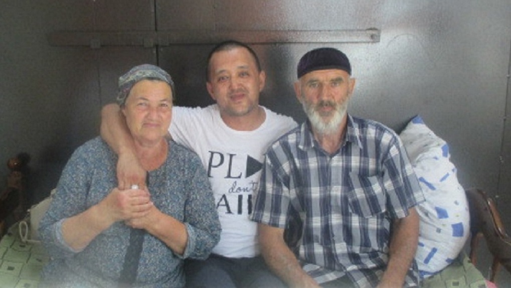 «9 дней без еды и воды». Чеченская семья спасла жизнь омичу, вызволив его из плена боевиков