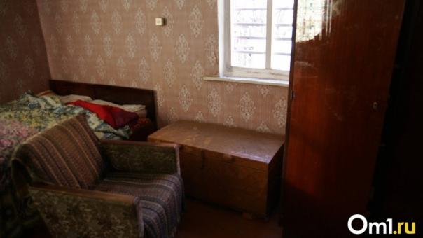 Жили рядом с трупом. В омских Нефтяниках нашли сгнившего пенсионера
