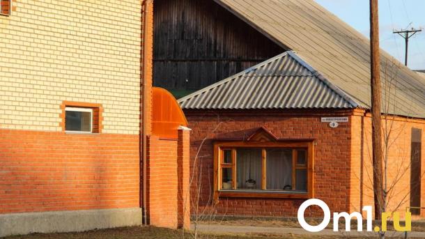 В омском микрорайоне убрали все уличные колонки — жители остались без воды