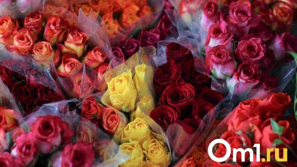 Омские власти закупят наградные букеты на 300 тысяч рублей