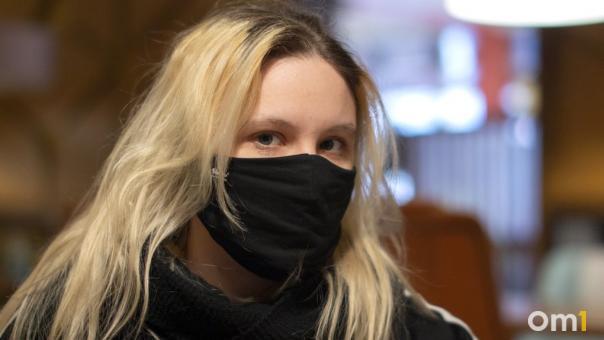 Кардиолог заявил о необходимости немедленного введения масочного режима в России