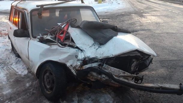 На трассе Омск-Черлак столкнулись два отечественных автомобиля