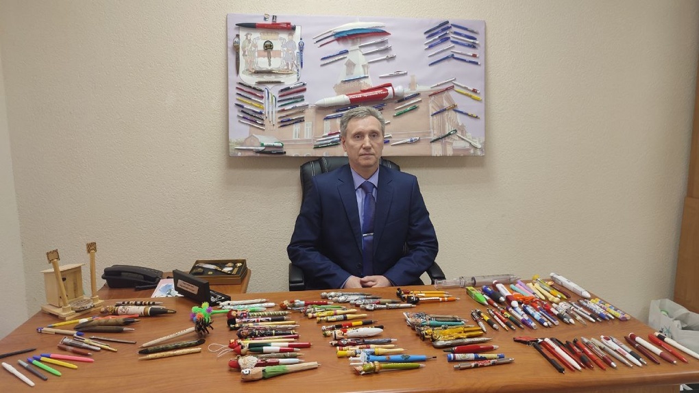 Ни одной одинаковой! Омич Виктор Пищемуха показал одну из самых больших коллекций шариковых ручек в России