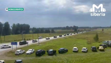 Пробки на 5 километров и палатки с вечера: авиашоу в Мочище парализовало дороги