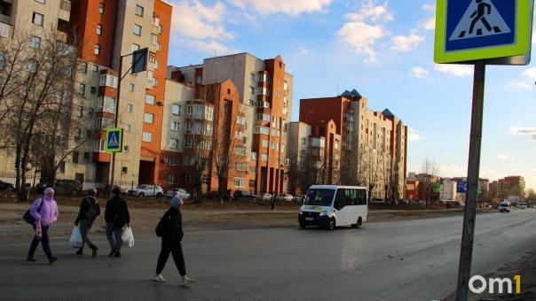 Омичи недовольны пешеходным переходом, который поставили по их просьбе