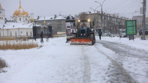 Более 17 тысяч кубометров снега вывезли с улиц Новосибирска за прошедшие сутки