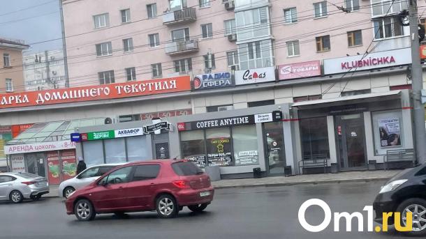 В Омске начала работать кофейня, в которую осенью врезалась машина