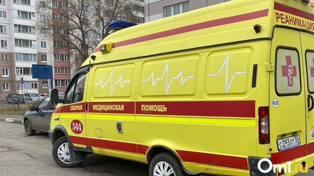 В центре Омска при столкновении двух автомобилей пострадали дети