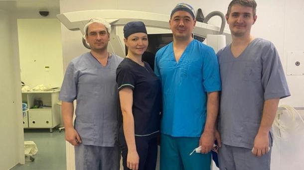 Врачи спасли омичку с опухолью мозга, из-за которой отказывали конечности