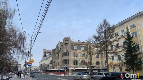 В Омске вновь ищут подрядчика, который отремонтирует доходный дом Печокас