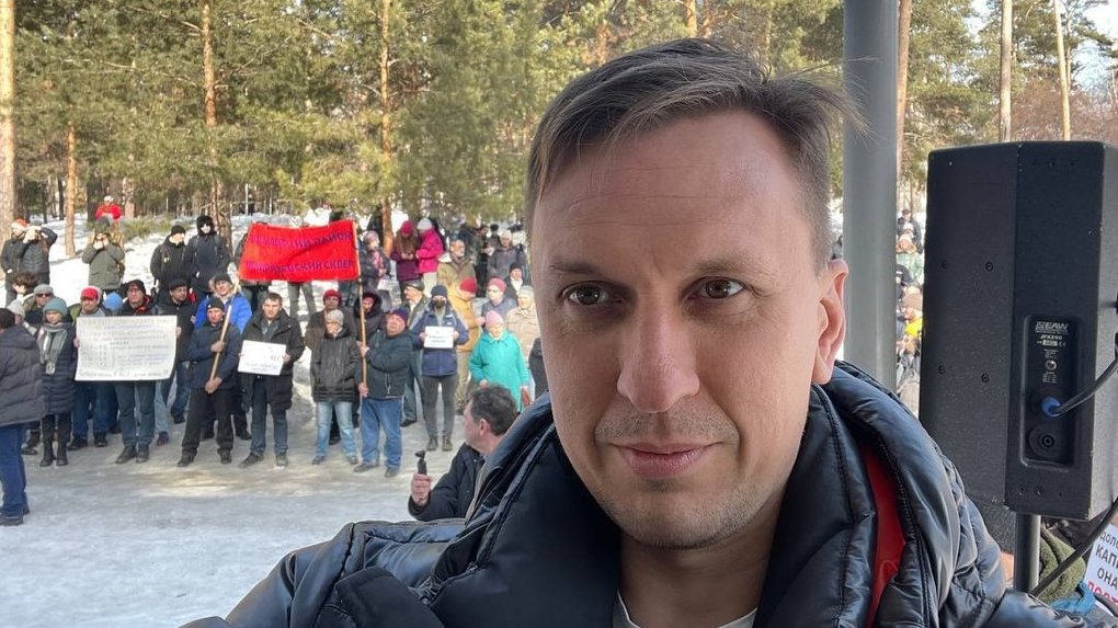 Полиция задержала депутата новосибирского горсовета Антона Картавина