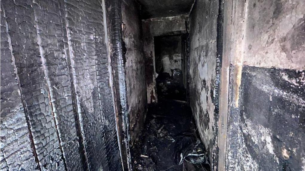 Из-за гибели двух новосибирцев при пожаре в пятиэтажке возбудили уголовное дело