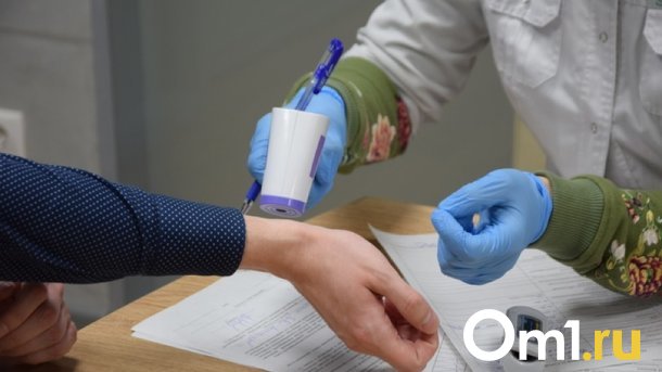 Омские работодатели редко делают дополнительные выплаты сотрудникам на больничном