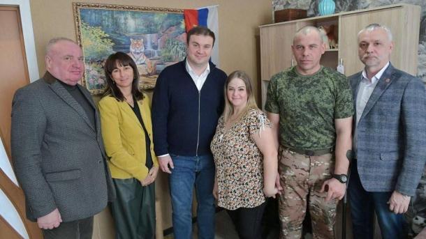 Губернатор Хоценко навестил семью участника СВО в Русской Поляне